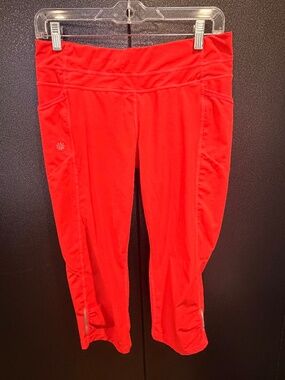 Athleta Dobby Free Knicker Medium Tall MT Electric Fuschia Crop Leggings